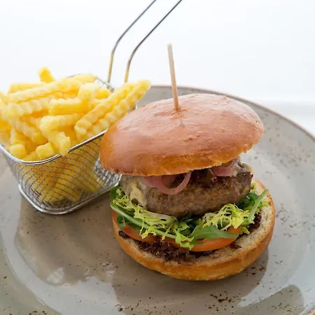 Hotell Schwaerzler 4*